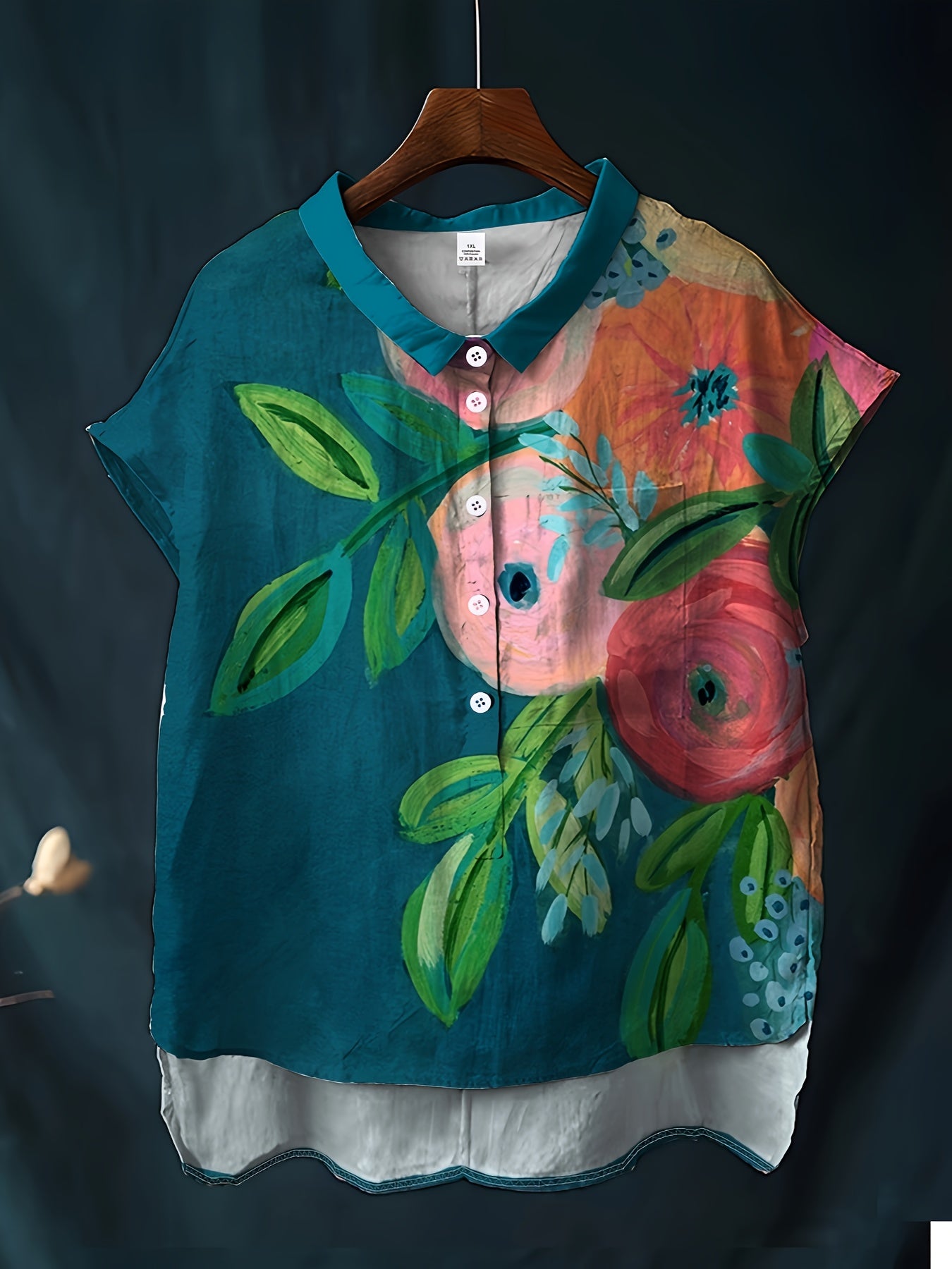 Plus Size - Women'S Plus Size Floral Print Sleeveless Shirt - Vibrant Botanical Pattern on Deep Blue, Button-Up Collar Longline Top with Pockets, Machine Washable Casual Elegance for All Seasons, Floral Print Blouse, Nontrans