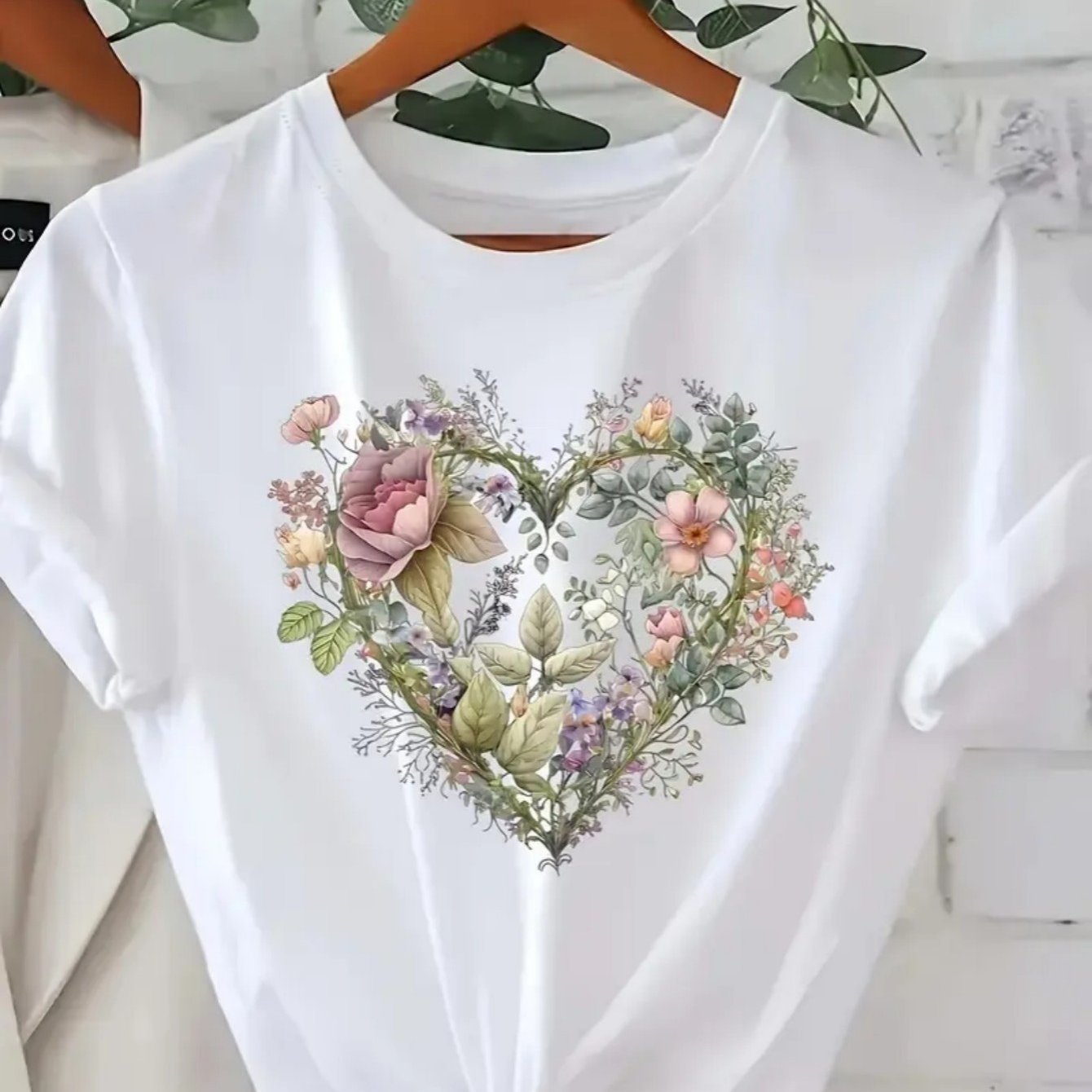 Fashionable Letter Cartoon Print Women'S Round Neck T-Shirt, Simple Design, Comfortable And Breathable, Suitable for Daily Leisure And Versatile, Showing a Natural And Elegant Style, a Must-Have for Summer Parties, Local Deli