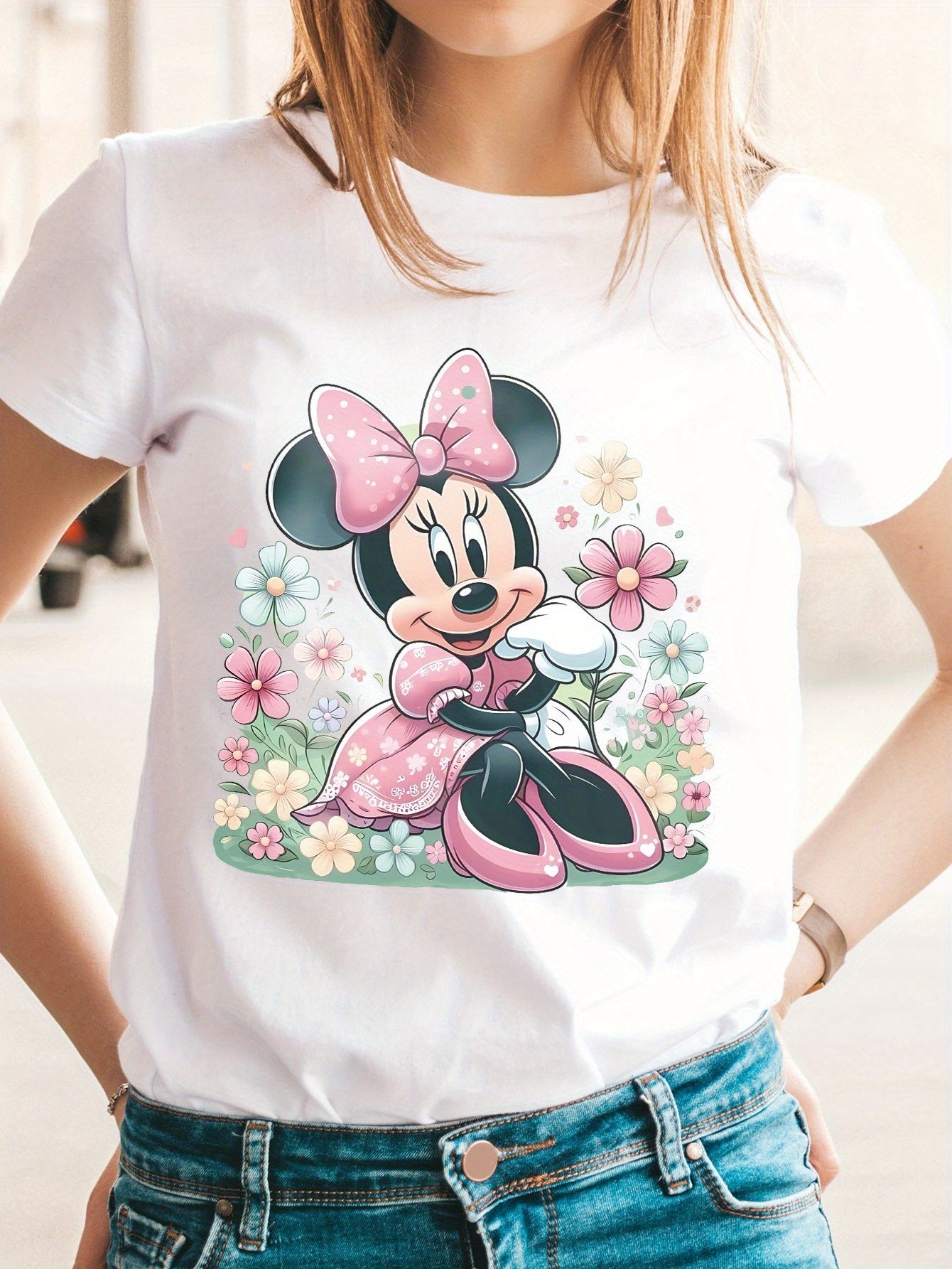 [Cute Disney T-Shirt] Disney Minnie Mouse Graphic Women's T-Shirt | 100% Cotton, Cute Design with Pink Flowers & Butterflies, S-XXL - Perfect for Outdoor Picnics & Casual Wear