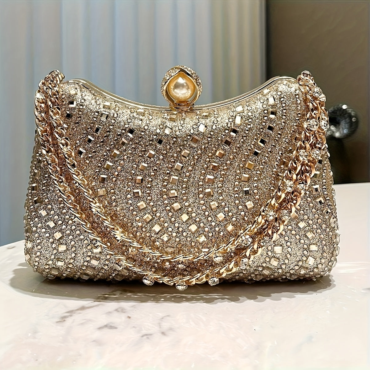 Sparkling Luxurious Rhine Stone Evening Bag - Handheld with Detachable Chain Strap - Elegant Accessory for Weddings, Evening Parties, and Banquets