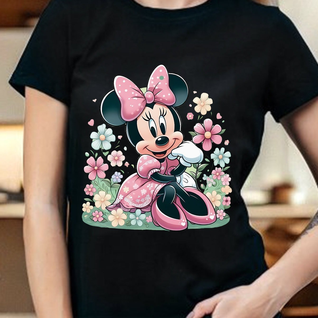 [Cute Disney T-Shirt] Disney Minnie Mouse Graphic Women's T-Shirt | 100% Cotton, Cute Design with Pink Flowers & Butterflies, S-XXL - Perfect for Outdoor Picnics & Casual Wear