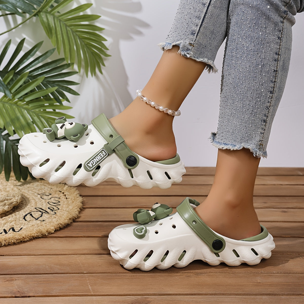 Women's 2025 Platform Clogs Breathable Comfortable Clogs with Cute Bear and Heart Decor Casual Closed-Toe Clogs for Indoor Outdoor Lightweight All-Day Wear