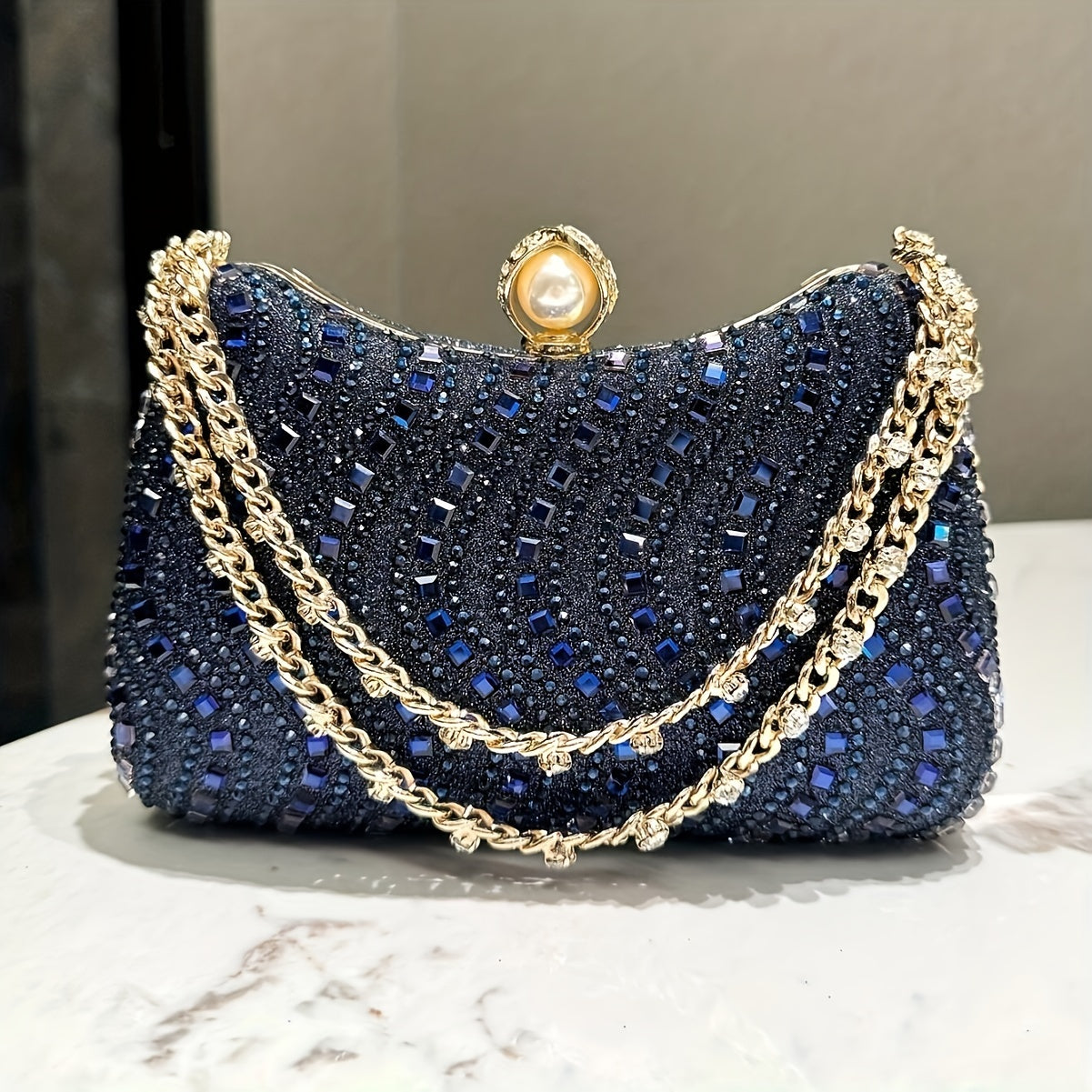 Sparkling Luxurious Rhine Stone Evening Bag - Handheld with Detachable Chain Strap - Elegant Accessory for Weddings, Evening Parties, and Banquets