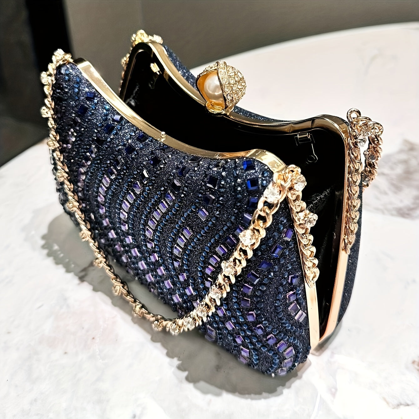 Sparkling Luxurious Rhine Stone Evening Bag - Handheld with Detachable Chain Strap - Elegant Accessory for Weddings, Evening Parties, and Banquets